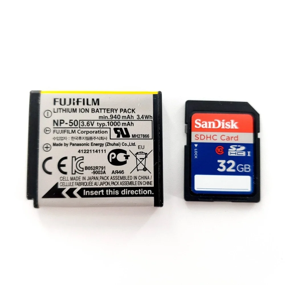 Fujifilm FinePix F550EXR 16MP Digital Camera No Charger Tested Works ***READ***